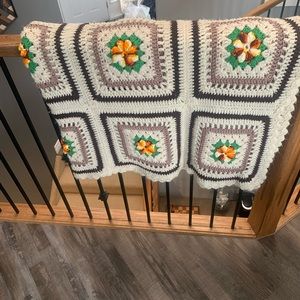 Comfy cottage Afghans